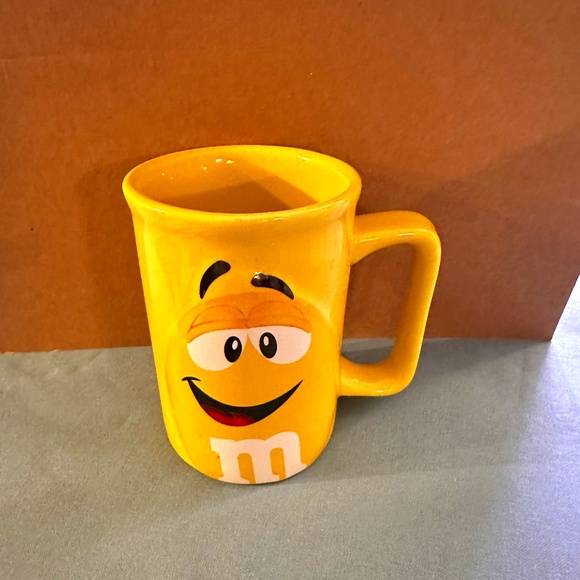 2011 Yellow M & M Coffee Mug - Picture 1 of 2